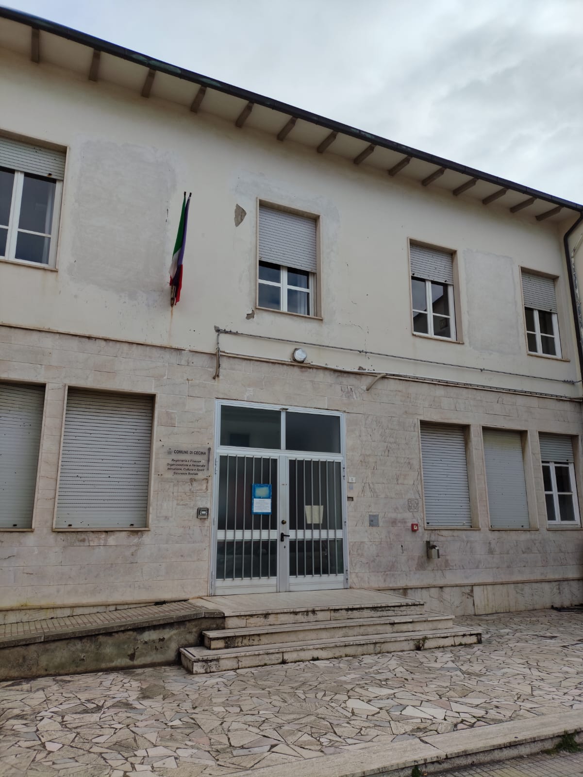 Comune di Cecina - Sede di via Rossini Comune di Cecina - Sede di via Rossini